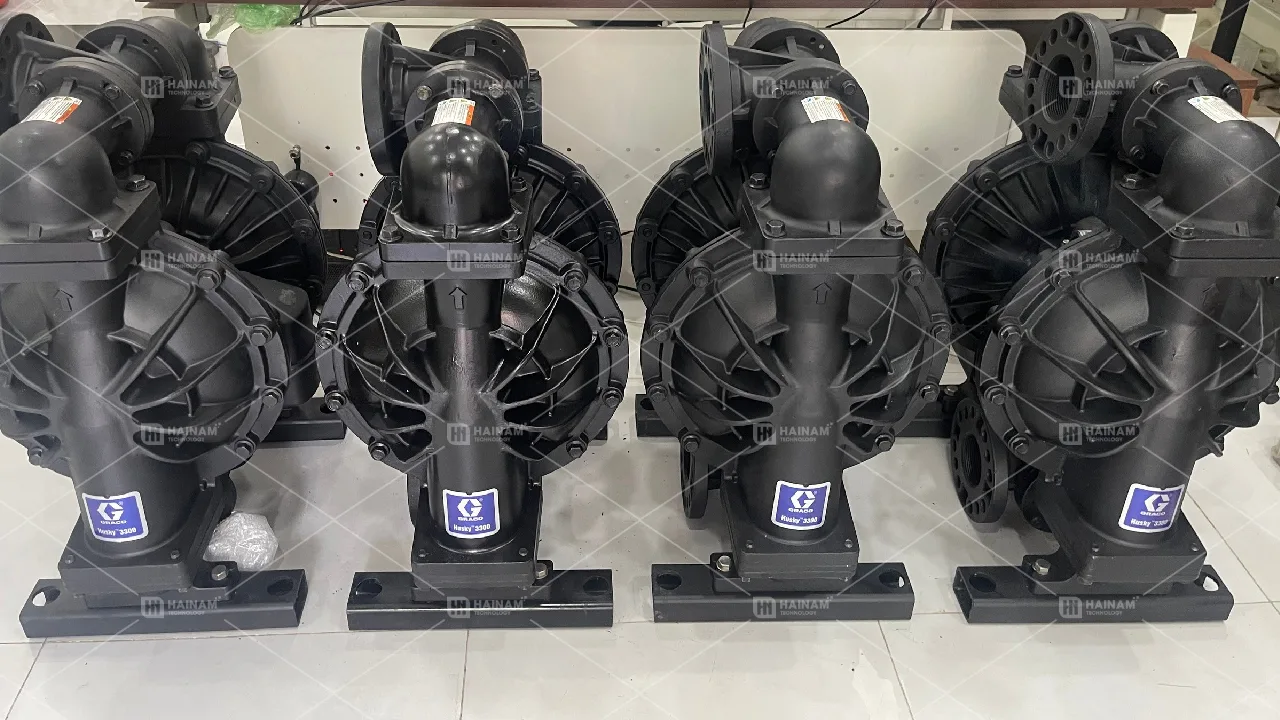 chon model bơm màng husky