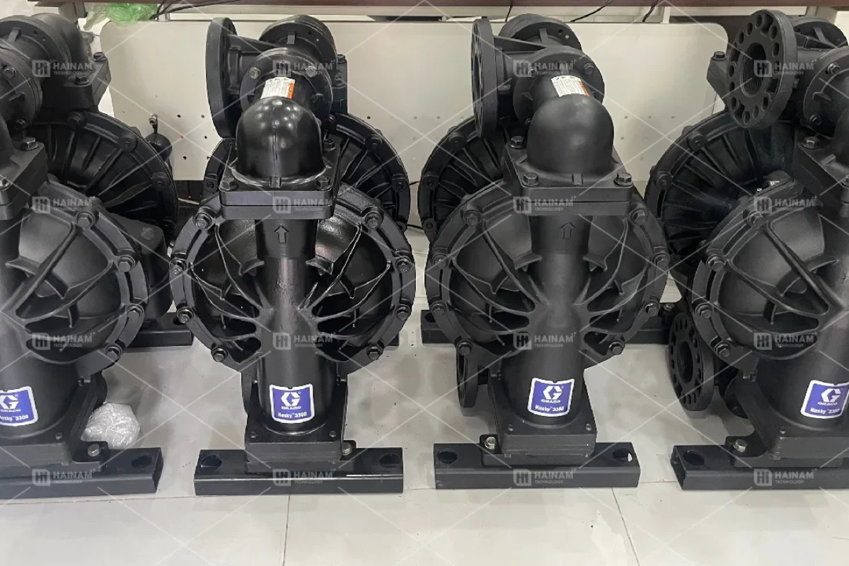 chon model bơm màng husky